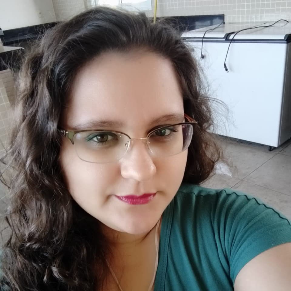 DM Carolina Luzes Marcos avatar