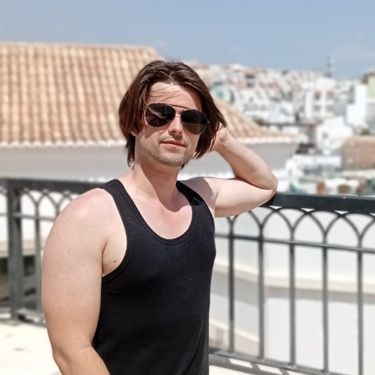 The Barefoot DM avatar