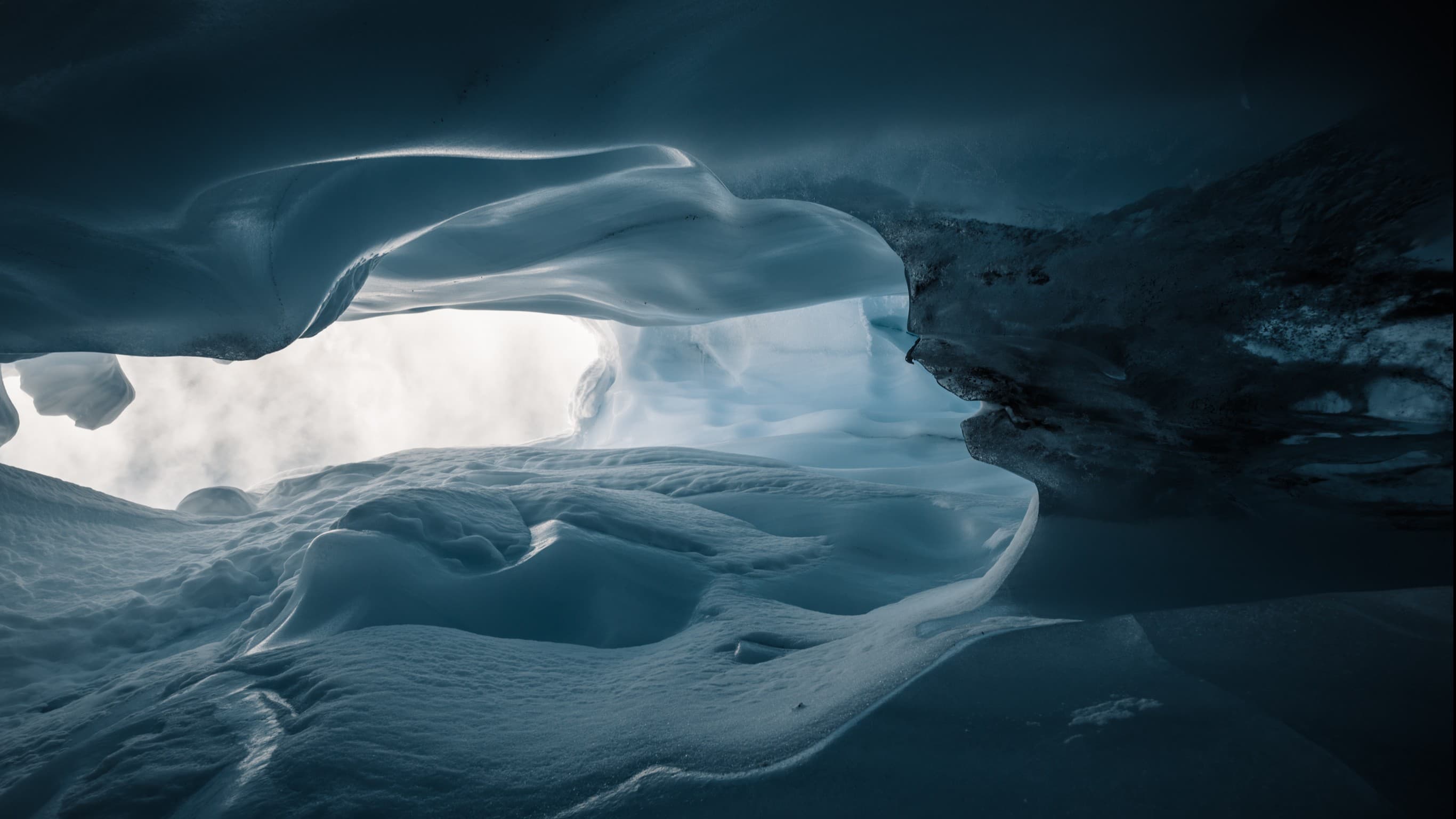 Labyrinth Beneath the Ice: 5e Arctic Exploration Campaign